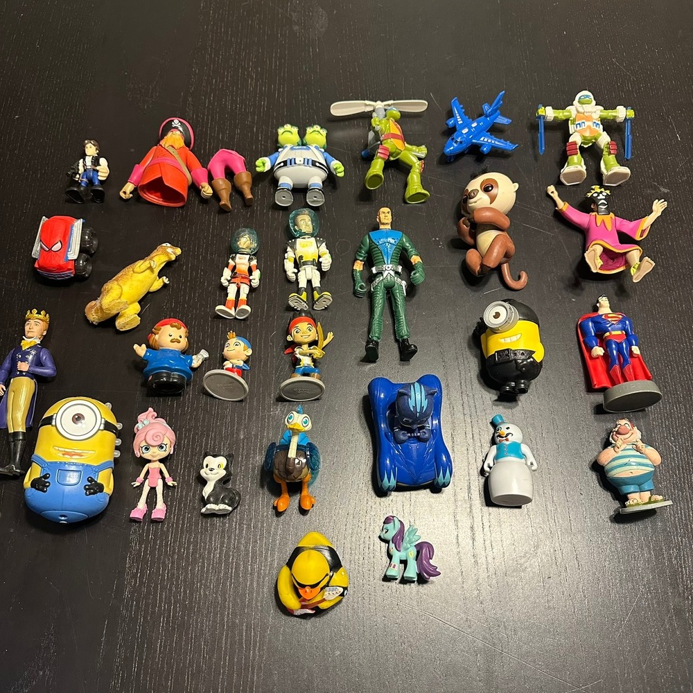 Mixed Character Action Figure Toy Lot 25pc Minions TMNT Superman Star Wars